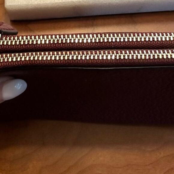 COACH double zip wristlet wallet - Picture 4 of 4